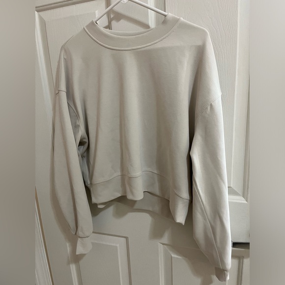 lululemon athletica Tops - Women’s Lululemon Softstreme Perfectly Cropped Oversized Crew Size 6